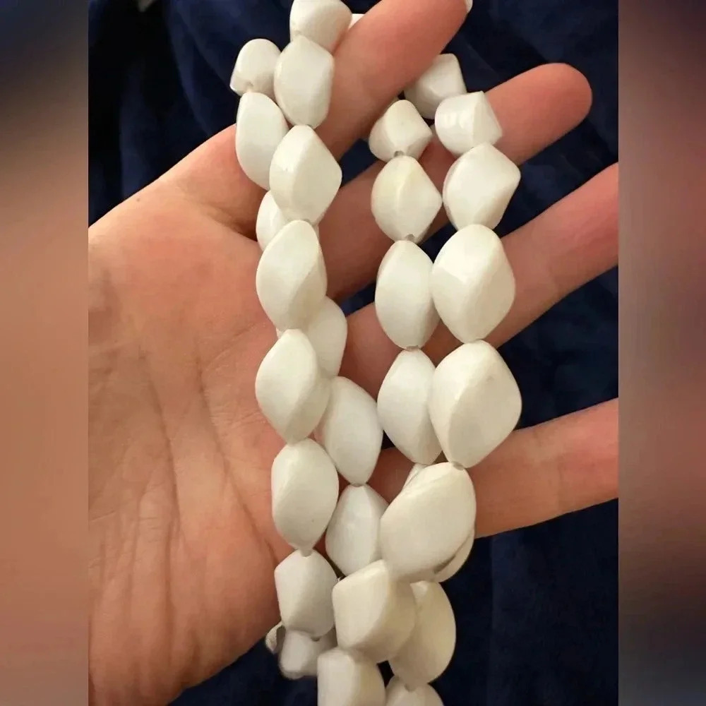 White necklace